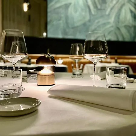 U Eat & Sleep Hotel 4*