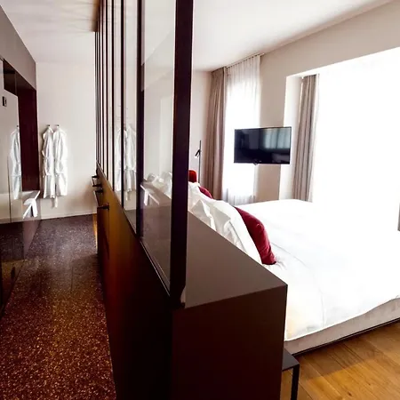 U Eat & Sleep Hotel Antwerpia