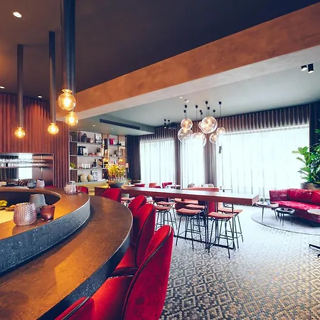 U Eat & Sleep Antwerpia