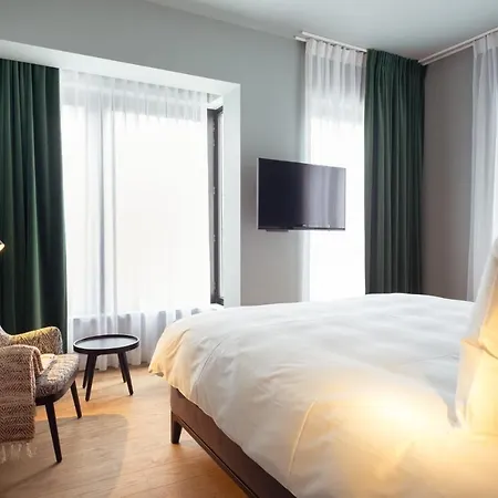 Hotel U Eat & Sleep 4*