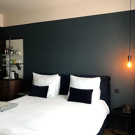 U Eat & Sleep Hotel
