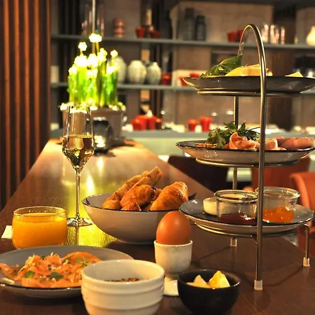 Hotel U Eat & Sleep 4*